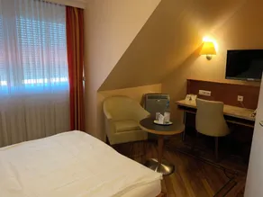 The KRAL - Business Hotel & Serviced Apartments - Room