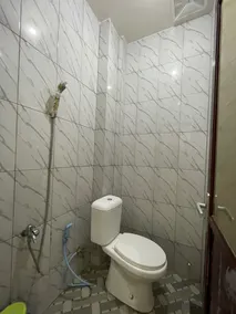 OYO 93414 Wisma Ratu Syariah Near SMP Negeri 2 Watang Pulu - Badezimmer