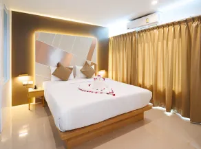 La Vista Patong Hotel - Room