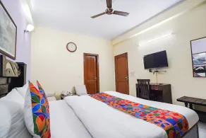 FabHotel Ivy Inn - Nr ISKCON Temple Noida Sec 35 - Rum