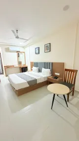 Hotel TGR Bharuch - Værelse