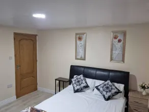 Cozy 2-bedroom Apartment in Tyseley, UK - Perfect City Retreat - Chambre