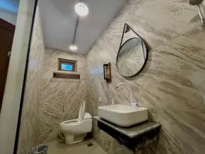 Bedjo Homestay - Bathroom