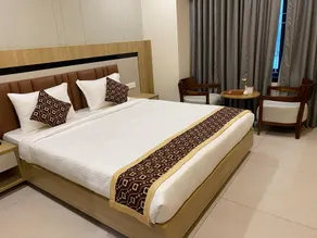 Sangam Hotel By Sameeksha By Hospitality - Room