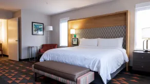 Holiday Inn & Suites Philadelphia W - Drexel Hill by IHG - Zimmer