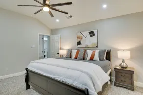 11 Mi to Six Flags! Poolside Oasis in Bedford - Interior