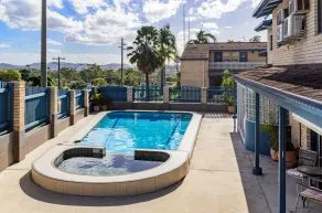 Gladstone Palms Motor Inn - Pool