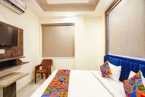 Fabhotel The Luxe Inn - Quarto