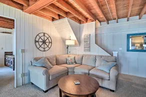 Waterfront Petoskey Cottage w/ Deck + Grill! - Interiør