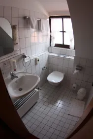 Arkaden Hotel - Baño