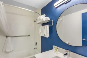 Super 8 by Wyndham Chicago IL - Salle de bain