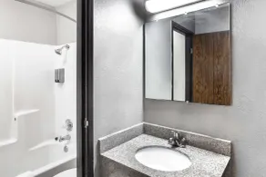 Super 8 by Wyndham Sherman - Salle de bain