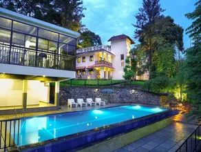 Hotel Treetop - Pool