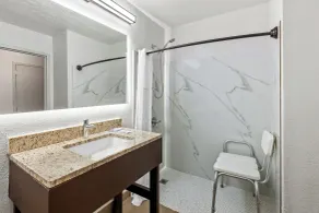 Comfort Inn Laurinburg - Baño