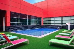 Royal Plaza on Scotts - Pool