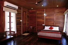 Cyrus Lake Haven - Room