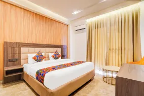 FabHotel Amrit Luxury Inn- Near Candor Tech Space - Chambre
