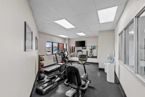 Days Inn & Suites by Wyndham Des Moines Airport - Fitness facility