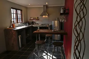 Villa La Mercy Guest Suite, No load shedding or water outages - Eigene Küche