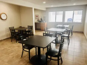 Super 8 by Wyndham Humboldt - Restaurant