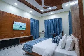 Matoshree Club and Resort - Room