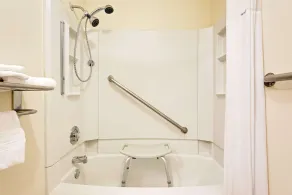 Days Inn by Wyndham Fairmont - Salle de bain