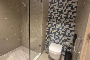 Ramada Encore by Wyndham Vrindavan Rukmani Vihar - Badezimmer