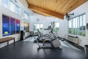 Days Inn by Wyndham Billings - Fitness facility