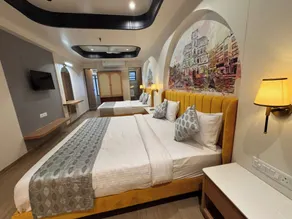 Hotel Royal Galleria - Room