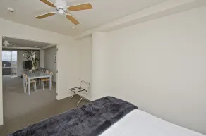 Pavilion Beachfront Apartments - Chambre
