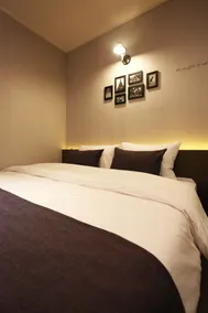 S& Hotel - Habitación
