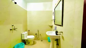 EASY INN Holiday Home | 3BHK Apartment - Badeværelse
