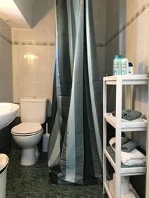 Seafront Maisonette - Salle de bain