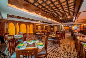 Lemon Tree Hotel Srinagar - Restaurant