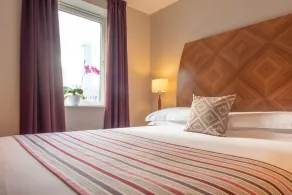 PREMIER SUITES Birmingham - Room