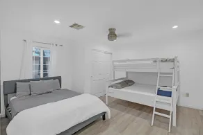 Tiny one house at Yosemite Gateway - Habitación