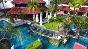Sheraton Surabaya Hotel & Towers - Pool