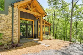 Screened Porch + Home Office: Modern Ellijay Cabin - Interiør