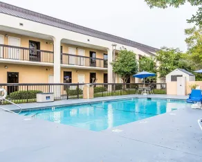 Quality Inn At the Mall - Valdosta - Piscine