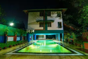Harithagiri Hotel - Piscina