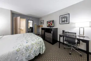 HomeTown Inn by Red Roof East Syracuse - Chambre