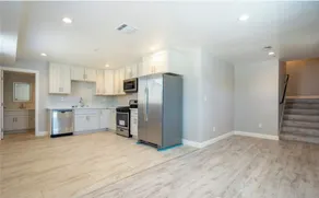 Modern HomeStay - Living area