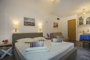 Guesthouse Aleto - Habitación