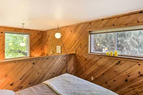 Cozy Studio Near Hiking & Skiing, Walk to Downtown - Innvendig