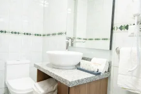 El Tumi Hotel - Bathroom
