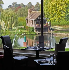 Shillingford Bridge Hotel - Restaurant