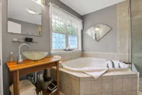 Moondance Ridge Suites - Bathroom
