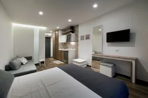 Chrysalis studios - Rom