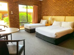 Knotts Crossing Resort - Room