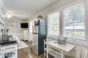 2 Mi to Dtwn Forest Grove: Quiet Studio w/ Yard - Intérieur